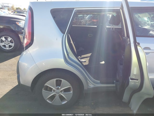 KIA Soul 2016 KNDJN2A29G7836277 Image 8