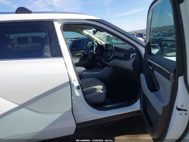 5TDFARAH9NS012863 Toyota Highlander Hybrid Platinum