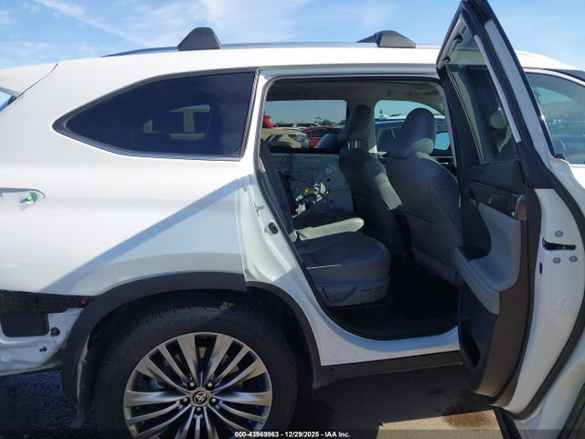5TDFARAH9NS012863 Toyota Highlander Hybrid Platinum