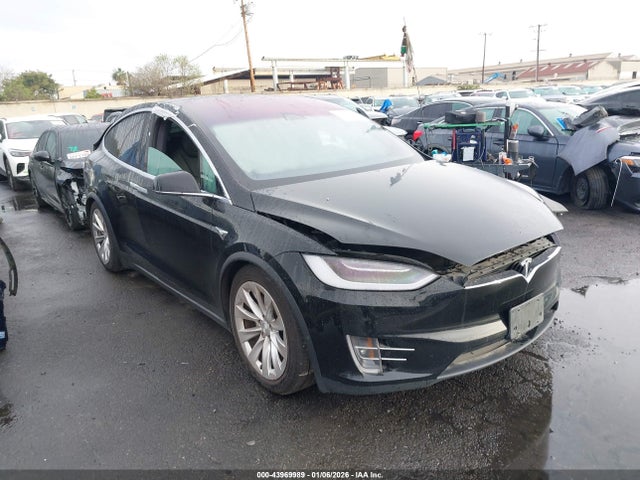 2018 TESLA MODEL X 5YJXCDE25JF142550 Photo 0