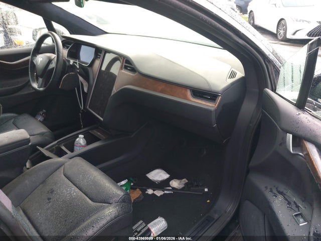 2018 TESLA MODEL X 5YJXCDE25JF142550 Photo 4
