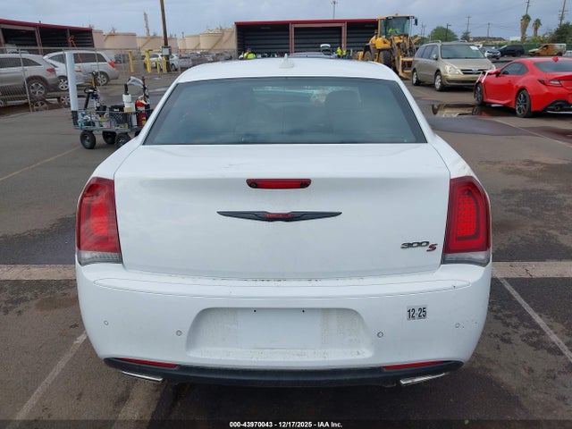 2022 Chrysler 300 S მანქანა იყიდება აუქციონზე, vin: 2C3CCABGXNH170698, აუქციონის ნომერი: 43970043