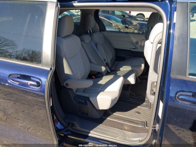 2022 TOYOTA SIENNA 5TDKRKEC8NS077376 Photo 7