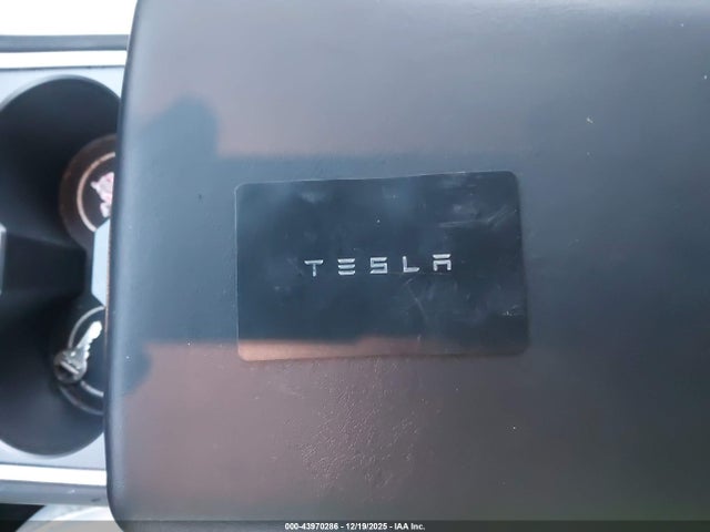 2021 TESLA MODEL Y 5YJYGDEEXMF224605 Photo 10
