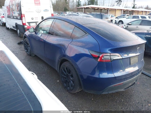 2021 TESLA MODEL Y 5YJYGDEEXMF224605 Photo 2