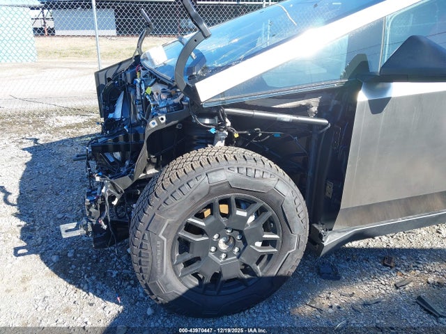 2025 TESLA CYBERTRUCK 7G2CEHEEXSA060030 Photo 5