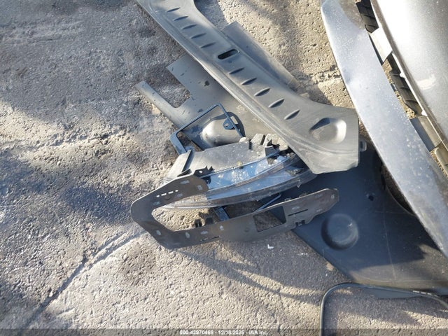 Tesla Model S Rear-wheel Drive 2025 5YJSA1E58SF549000 Image 12