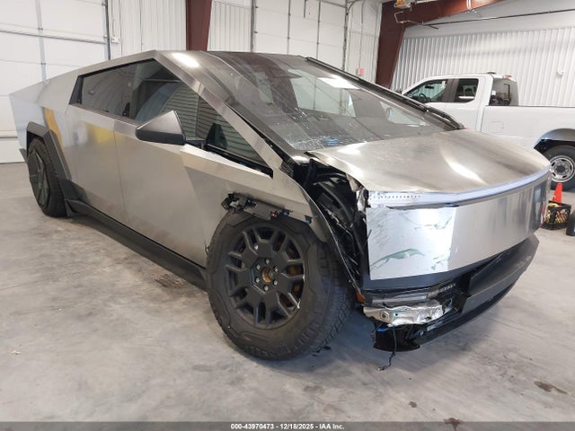 2025 TESLA CYBERTRUCK 7G2CEHEE1SA060806