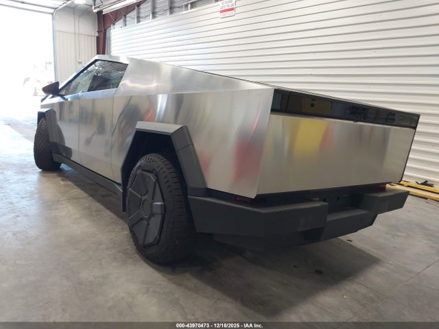 2025 TESLA CYBERTRUCK 7G2CEHEE1SA060806 Photo 2