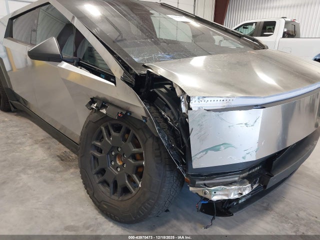 2025 TESLA CYBERTRUCK 7G2CEHEE1SA060806 Photo 5
