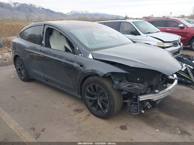 2022 TESLA MODEL X 7SAXCBE59NF331631 Photo 0