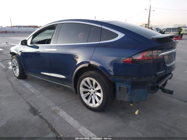 2018 TESLA MODEL X 5YJXCDE22JF120263 Photo 2