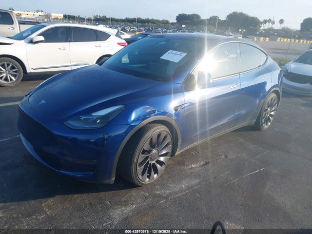2024 TESLA MODEL Y 7SAYGDEF4RA312033 Photo 1