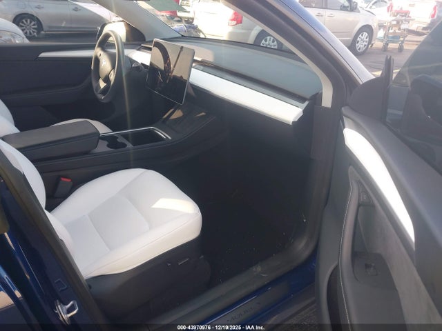 2024 TESLA MODEL Y 7SAYGDEF4RA312033 Photo 4