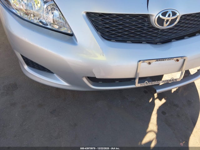 43970979 :رقم المزاد ، 2T1BU4EE9AC281375 vin ، 2010 Toyota Corolla Le مزاد بيع