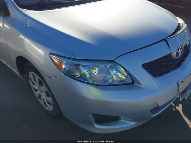 43970979 :رقم المزاد ، 2T1BU4EE9AC281375 vin ، 2010 Toyota Corolla Le مزاد بيع
