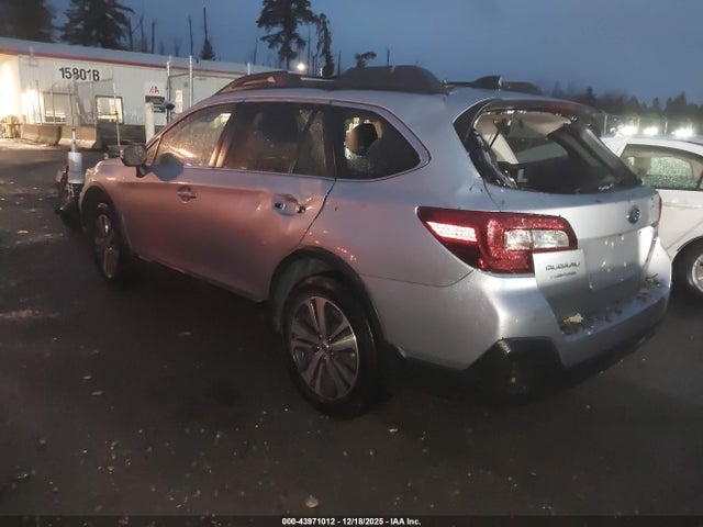 Subaru Outback 2.5i Limited 2018 4S4BSANC2J3223034 Image 3