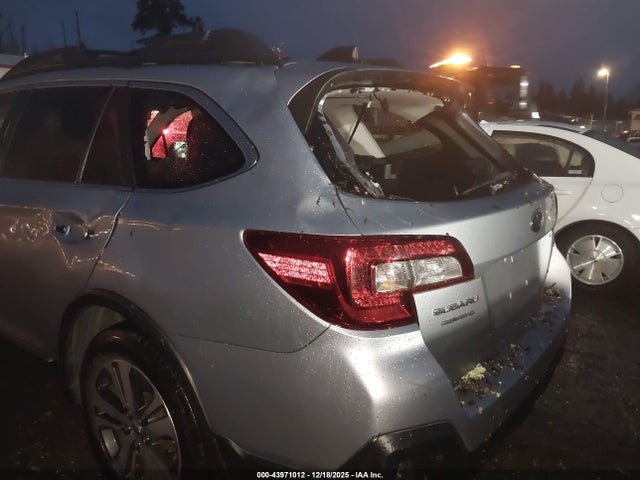 Subaru Outback 2.5i Limited 2018 4S4BSANC2J3223034 Image 6