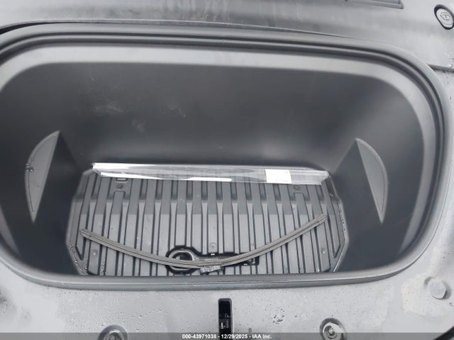 2023 TESLA MODEL Y 7SAYGDEF1PF873659 Photo 9