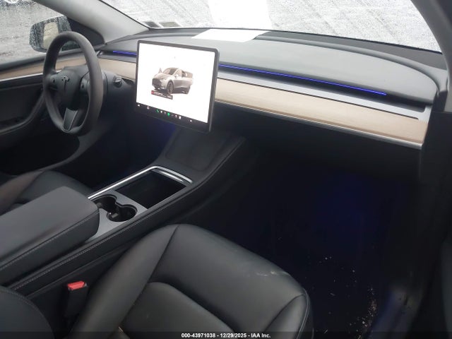 2023 TESLA MODEL Y 7SAYGDEF1PF873659 Photo 4