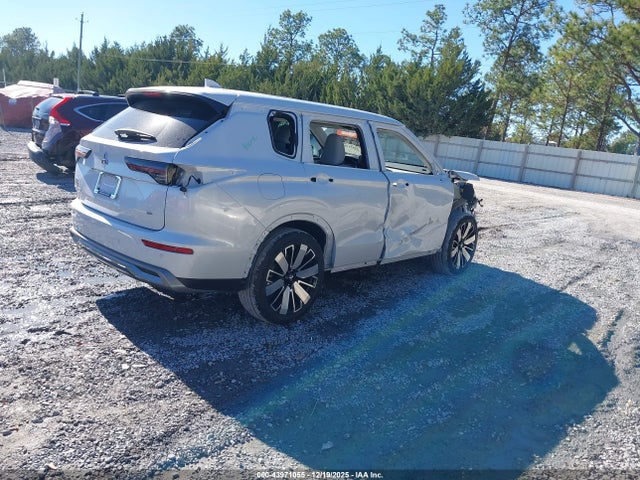 2025 MITSUBISHI OUTLANDER JA4J3VA87SZ051582 Photo 3
