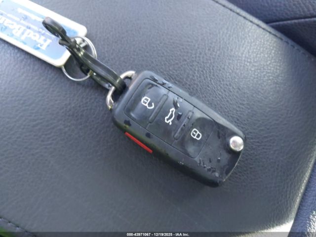 2017 VOLKSWAGEN TIGUAN WVGSV7AX8HK014240 Photo 10