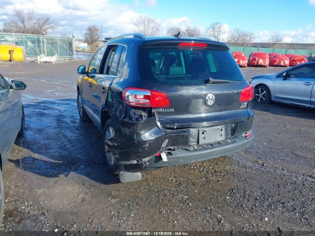 2017 VOLKSWAGEN TIGUAN WVGSV7AX8HK014240 Photo 2