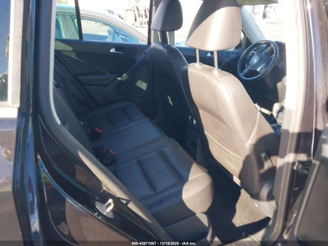2017 VOLKSWAGEN TIGUAN WVGSV7AX8HK014240 Photo 7