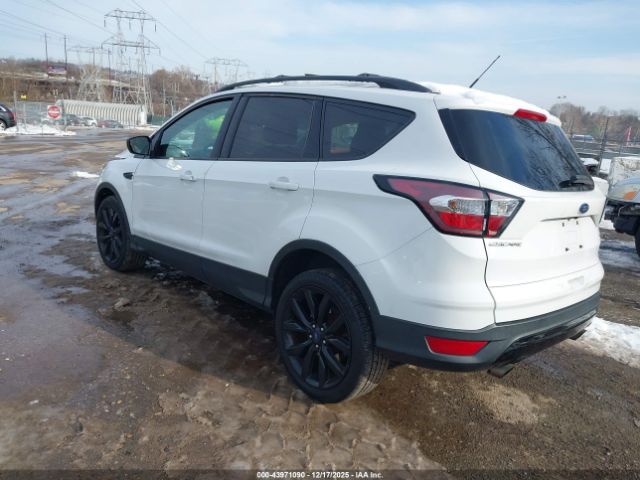 2017 FORD ESCAPE 1FMCU9G91HUE28069 Photo 2