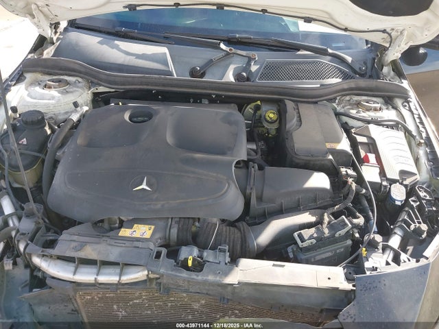 2015 Mercedes-benz Cla 250 მანქანა იყიდება აუქციონზე, vin: WDDSJ4EB3FN281851, აუქციონის ნომერი: 43971144