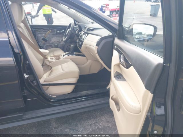 2017 NISSAN ROGUE JN8AT2MT1HW135691 Photo 4