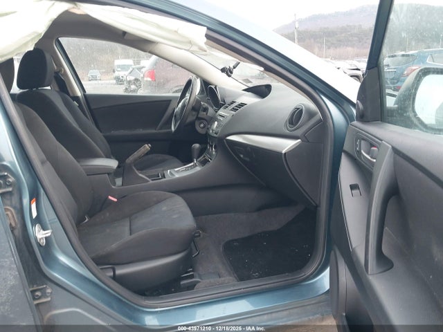 2011 MAZDA MAZDA3 JM1BL1VG7B1375229 Photo 4