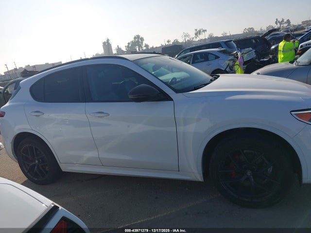 Alfa Romeo Stelvio Ti Awd 2021 ZASPAKBN1M7D18195 Image 14