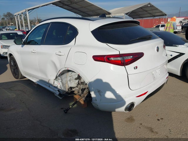 Alfa Romeo Stelvio Ti Awd 2021 ZASPAKBN1M7D18195 Image 3