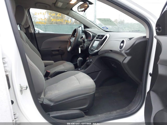 1G1JG6SG4H4169657 Chevrolet Sonic Lt Auto