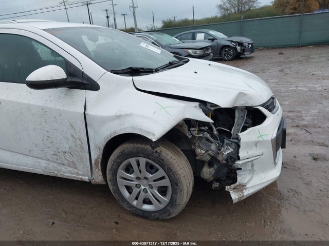 1G1JG6SG4H4169657 Chevrolet Sonic Lt Auto
