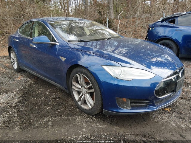2015 TESLA MODEL S 5YJSA1E21FF115724 Photo 0