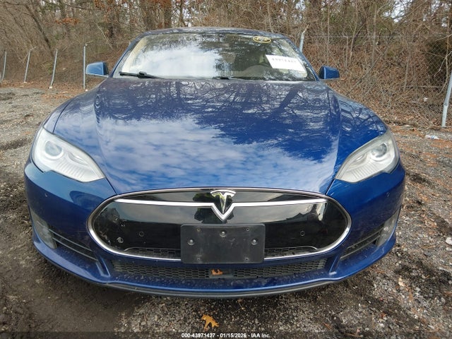 43971427 :رقم المزاد ، 5YJSA1E21FF115724 vin ، 2015 Tesla Model S 70d/85d/p85d مزاد بيع