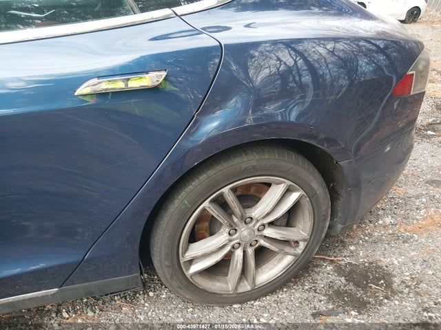 2015 TESLA MODEL S 5YJSA1E21FF115724 Photo 5