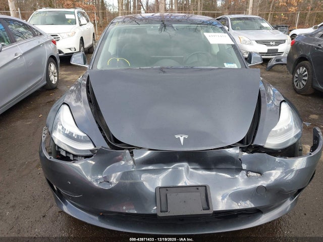 2018 TESLA MODEL 3 5YJ3E1EA8JF053036 Photo 9