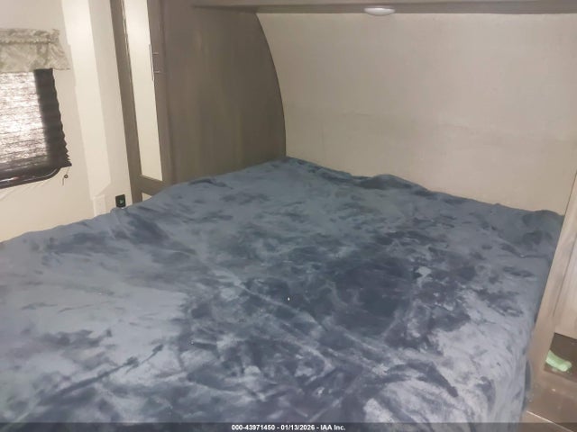 43971450 :رقم المزاد ، 5ZT2SSVB6ME015392 vin ، 2021 Shasta 30qb مزاد بيع