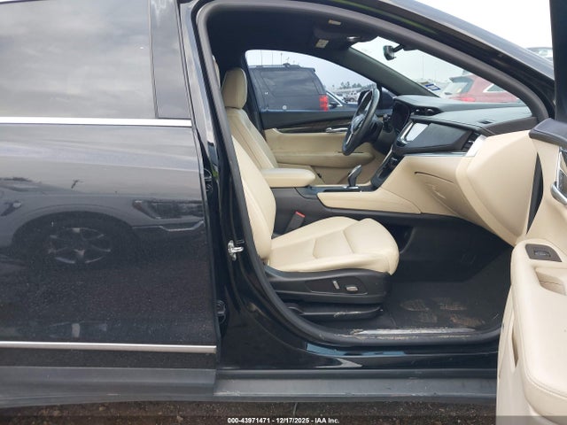 2017 CADILLAC XT5 1GYKNARS7HZ263625 Photo 4