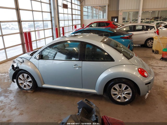 Продажа на аукционе авто 2010 Volkswagen New Beetle 2.5l, vin: 3VWRW3AG2AM006820, номер лота: 43971517