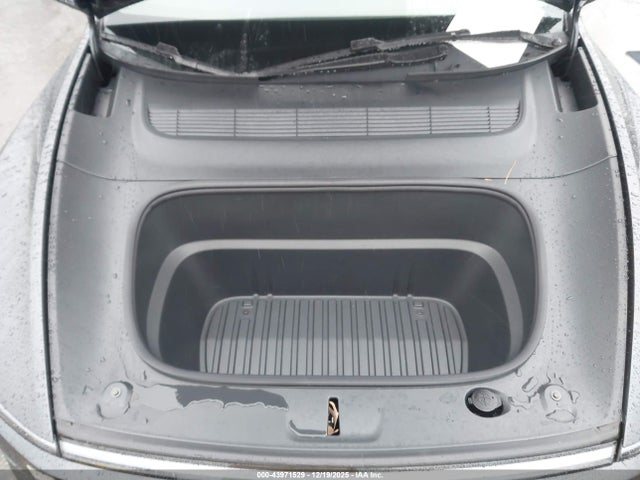 2026 TESLA MODEL Y 7SAYGDED5TF423778 Photo 9