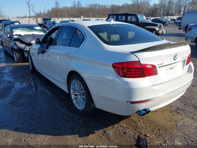 2016 BMW 528I WBA5A7C51GG150801 Photo 2