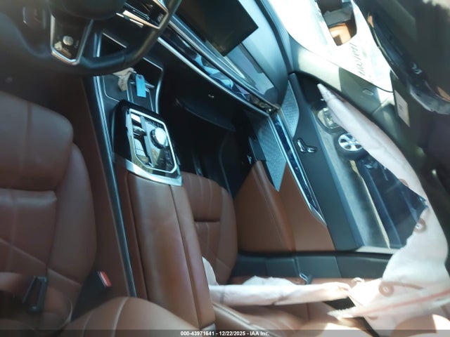 BMW 740i Xdrive 2024 WBA33EH01RCR10531 Image 17