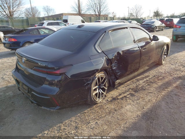 BMW 740i Xdrive 2024 WBA33EH01RCR10531 Image 4