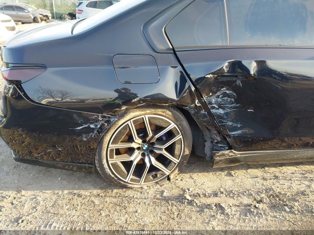 BMW 740i Xdrive 2024 WBA33EH01RCR10531 Image 6