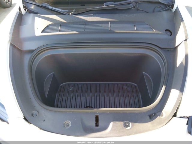 2022 TESLA MODEL Y 7SAYGDEE0NF459910 Photo 9