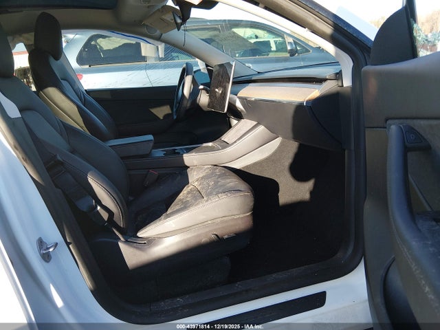 2022 TESLA MODEL Y 7SAYGDEE0NF459910 Photo 4